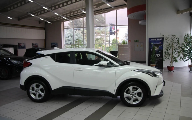Toyota C-HR cena 87900 przebieg: 61000, rok produkcji 2019 z Strzelno małe 106